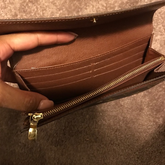 Louis Vuitton Monogram Sarah Wallet - Picture 7 of 7